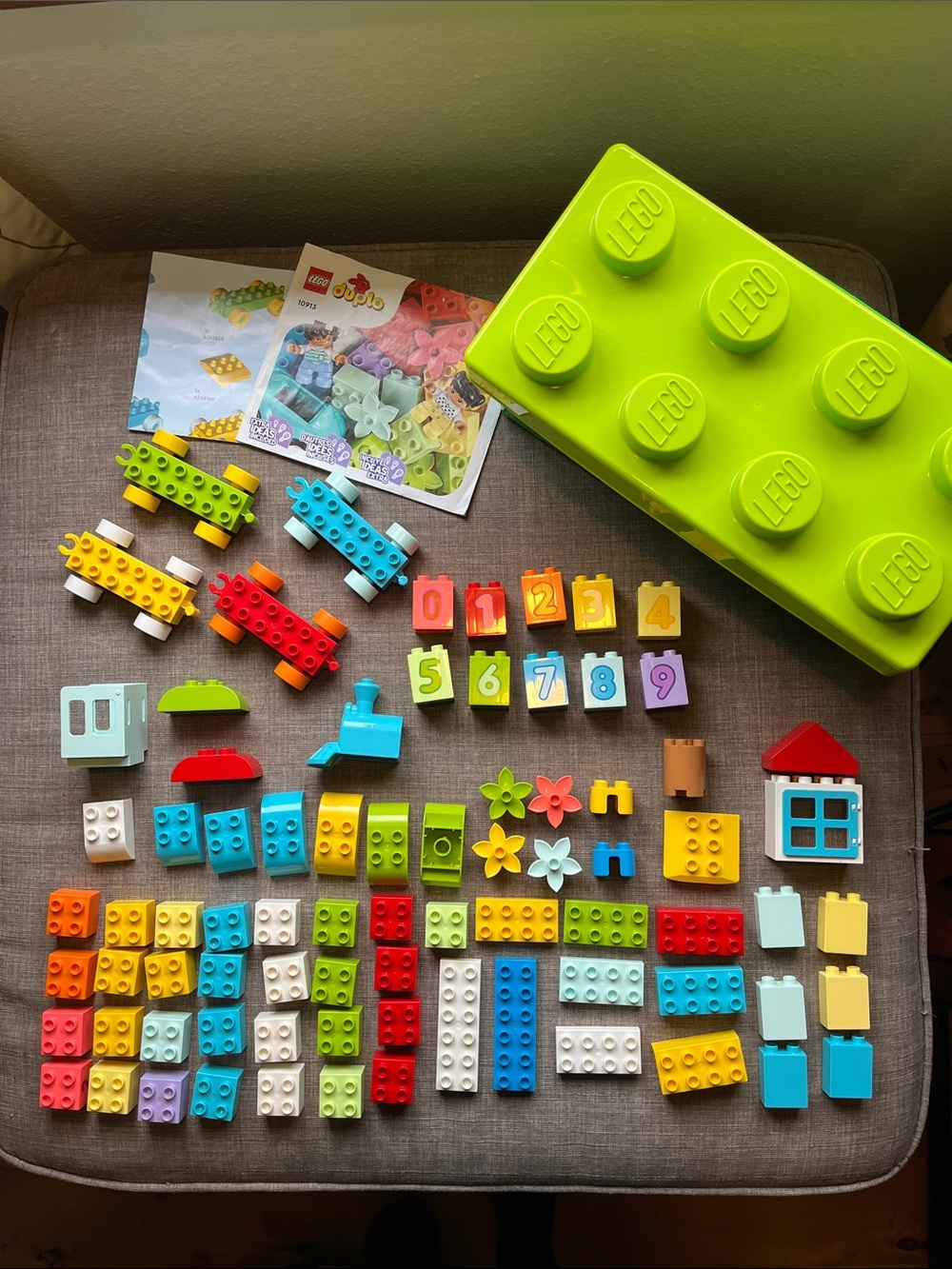 80 Piece Duplo Lego Brick Play Set With Storage